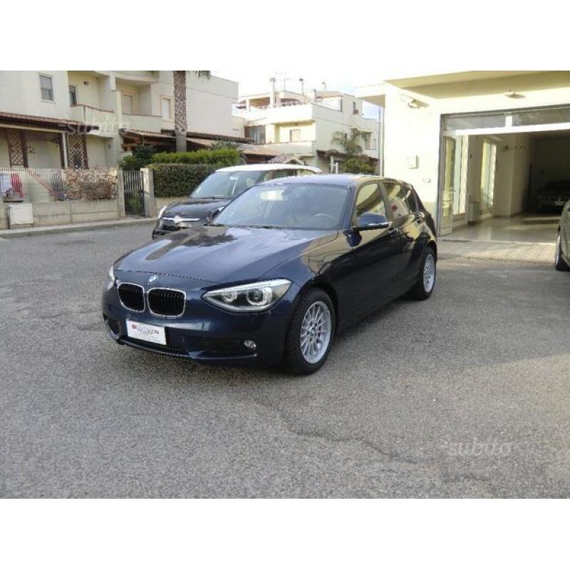 BMW 118 d xDrive 5p. XENO AUTO SENS KM CERTIFICA