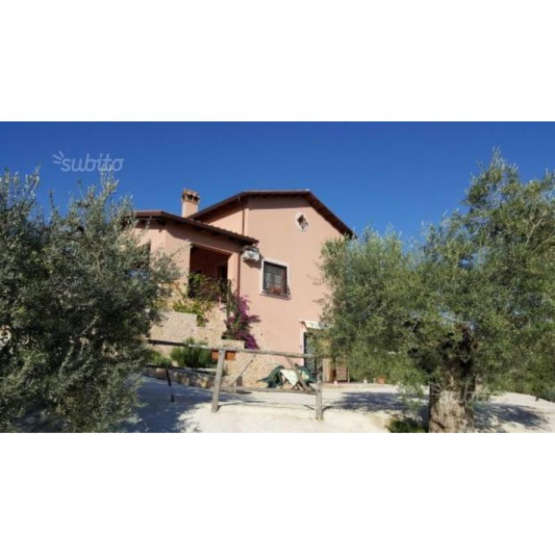 Villa a Poggio Mirteto, 6 locali