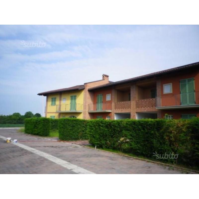 Villa a Schiera a Carmagnola, 4 locali