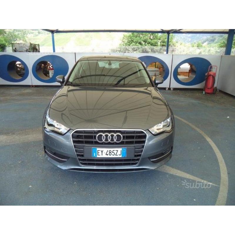 AUDI A3 1.6 TDI clean diesel Ambition