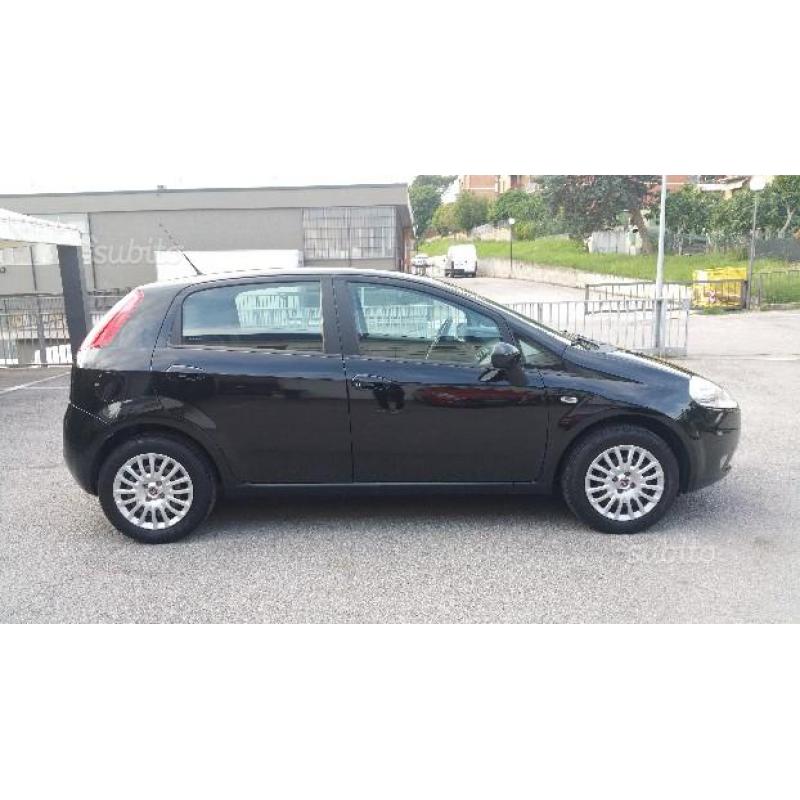 FIAT Grande Punto - 2009