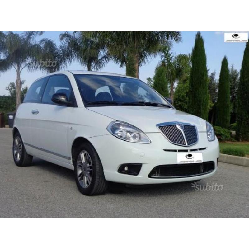 LANCIA Ypsilon GPL - 2010 PER NEOPATENTATI