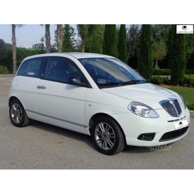 LANCIA Ypsilon GPL - 2010 PER NEOPATENTATI