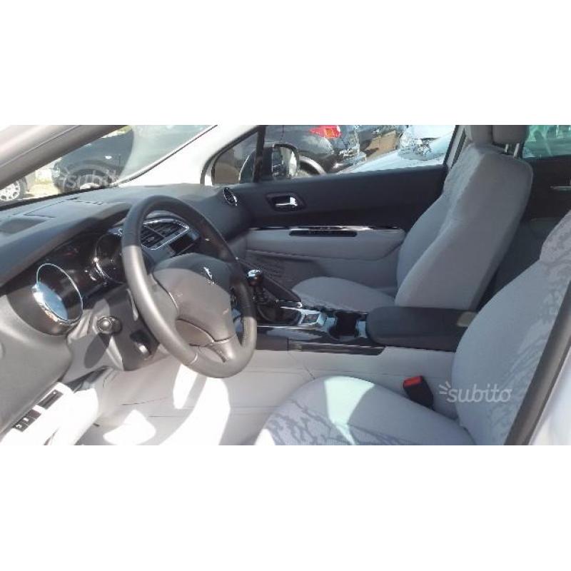 Peugeot 3008 1.6 HDi 115CV Access