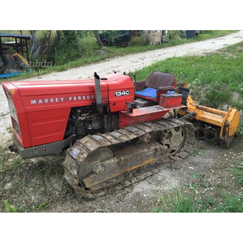 Trattore Massey ferguson 134c cingolato