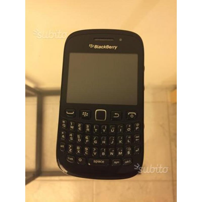 Cellulare smartphone blackberry curve 9220