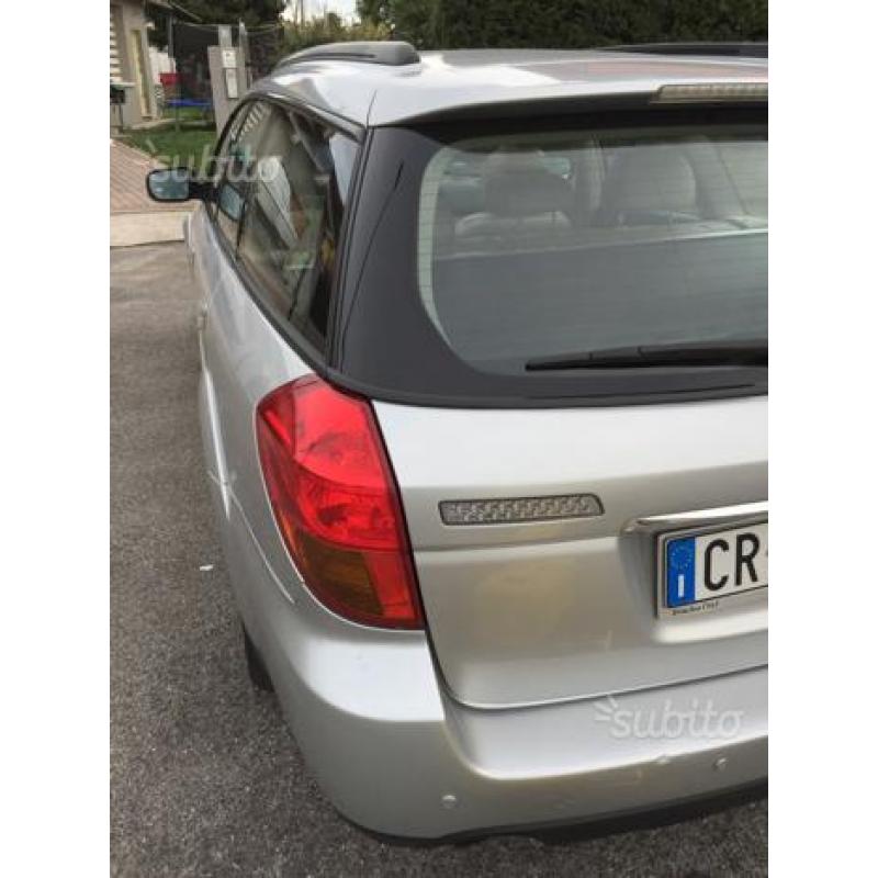 Subaru outback 3.0 con gpl