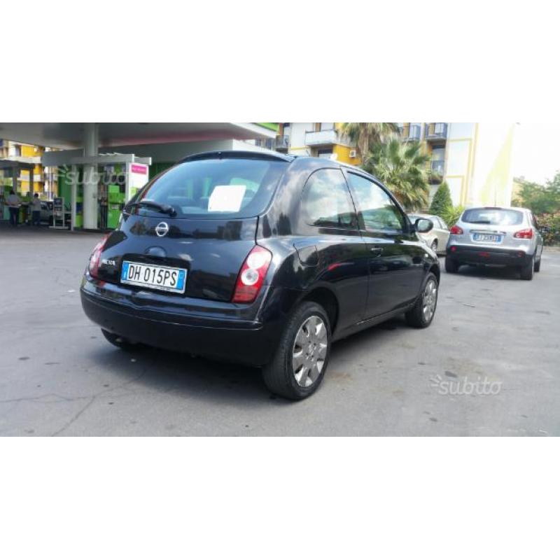 Nissan micra 2007 da vetrina