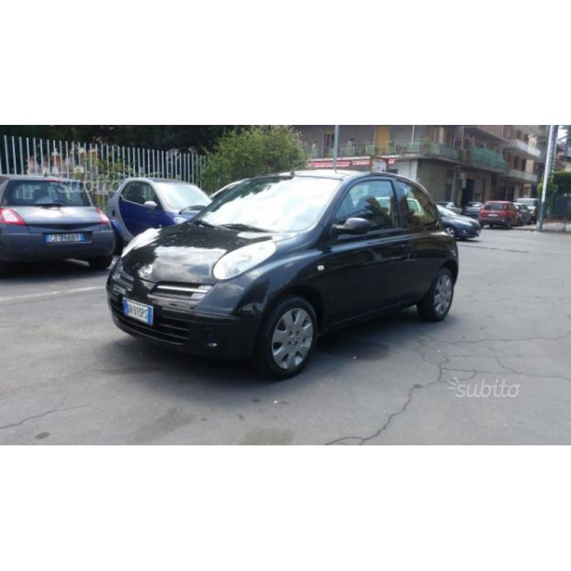 Nissan micra 2007 da vetrina