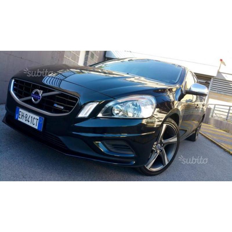 Volvo V60 D3 R design 2.0 163cv