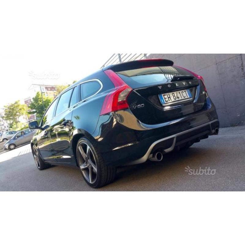 Volvo V60 D3 R design 2.0 163cv