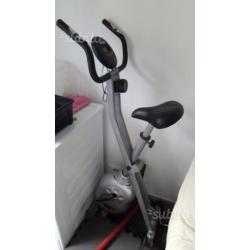 Cyclette pieghevole con display