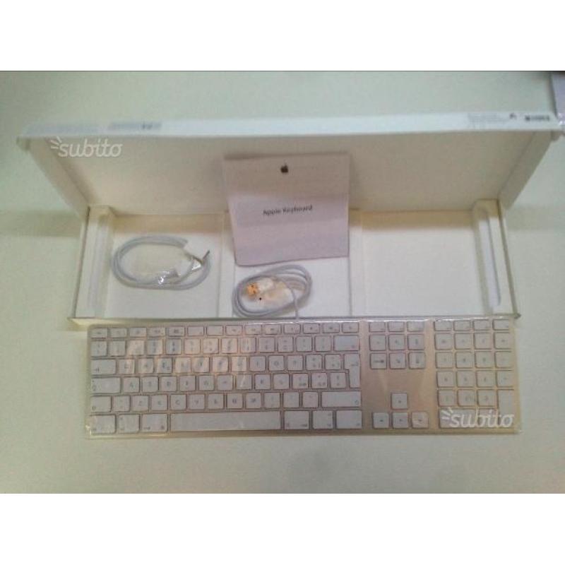 Tastiera Apple Keyboard MB110T/B ITA USB numerici