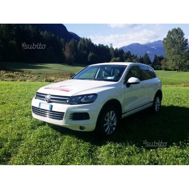 VW Touareg 3.0 TDI V6 240cv tiptronic - 2010