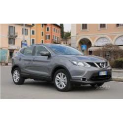 Nissan qashqai molto bello