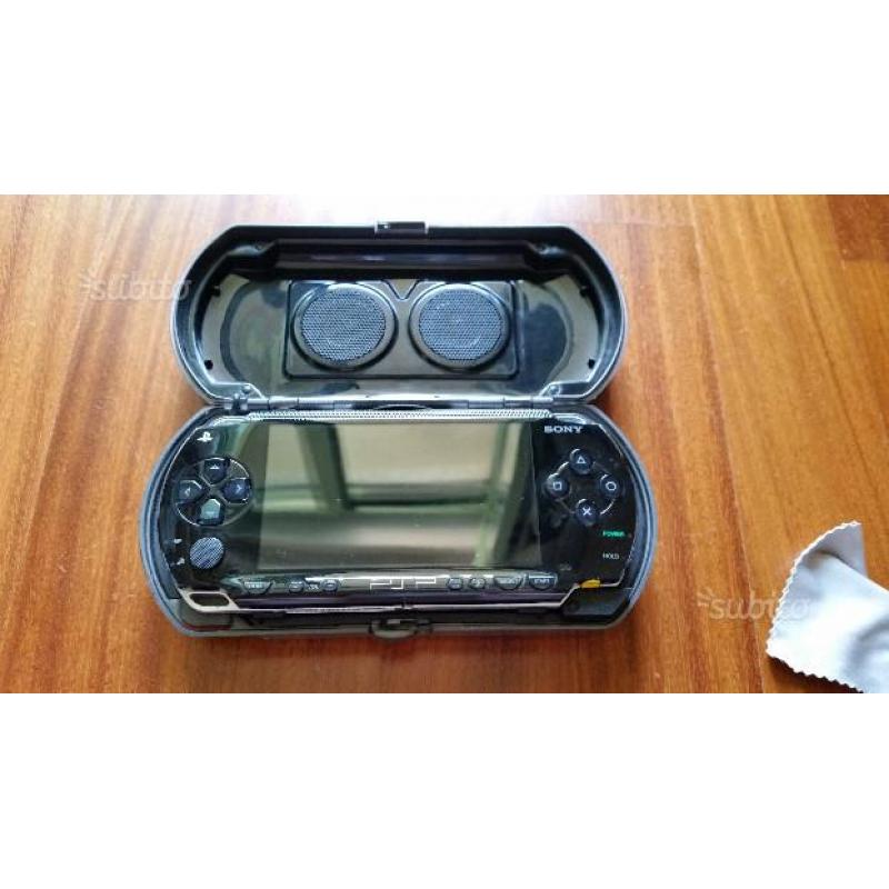 PSP m.odificat.a+Custodia BatteryBank+GTA+MicroSD