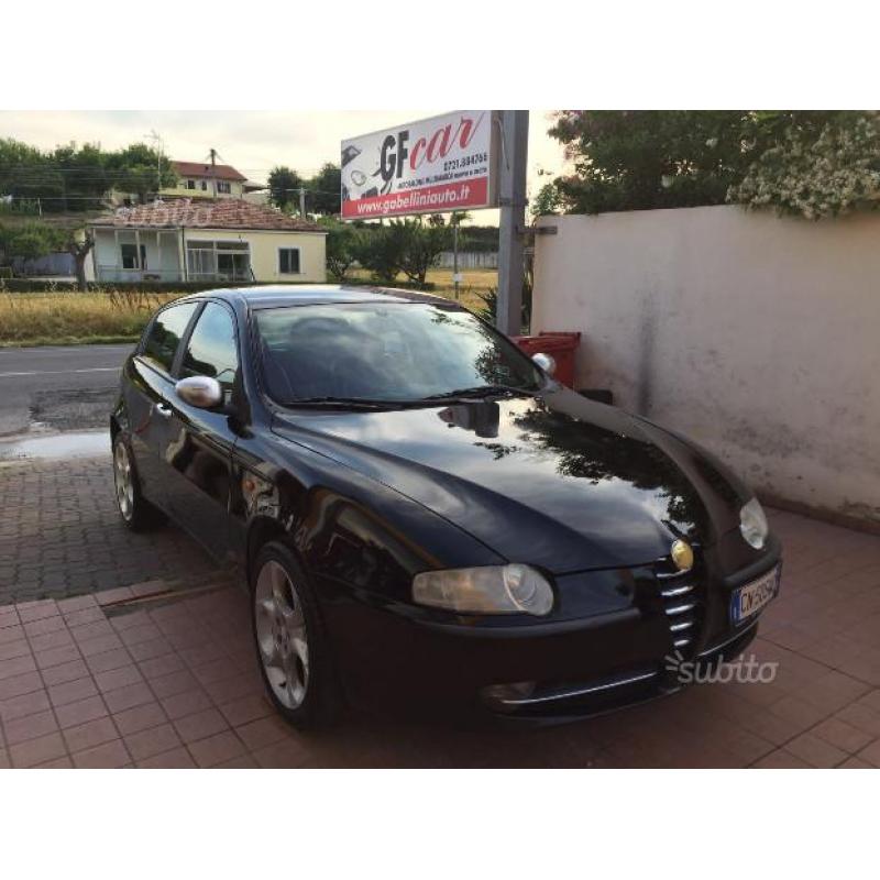 Alfa147 -2004 - pelle totale-navigatore-garanzia -