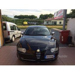 Alfa147 -2004 - pelle totale-navigatore-garanzia -