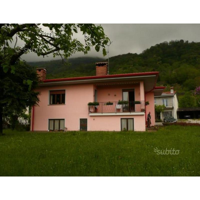 Villa singola ampia e luminosa con giardino