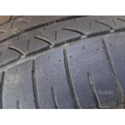 Pneumatici usati Bridgestone 175/65 R15 84T