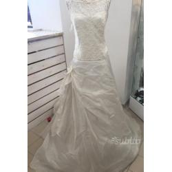 Abiti da sposa nuovi