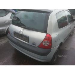 Renault Clio 2004: Portello posteriore grigio