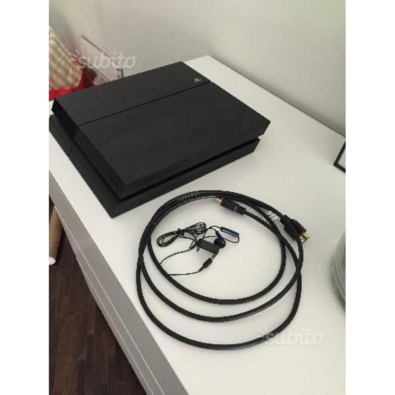 PlayStation 4 1TB + FIFA 16 Come Nuova