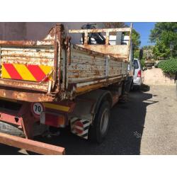 Camion ribaltabile trilaterale Fiat 65-9 con gru