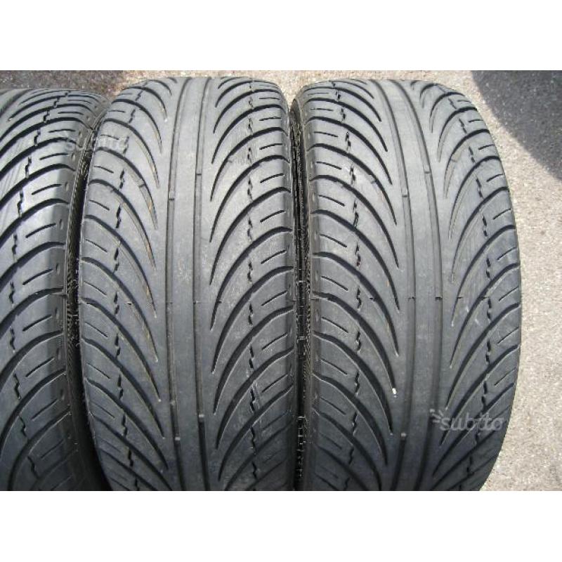 Gomme 225 40 18