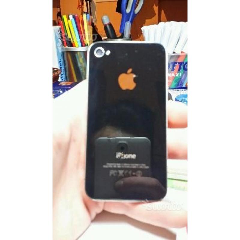 Iphone 4 completo di doppia cover come nuovo