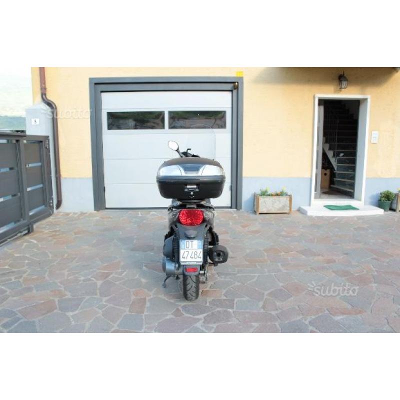 Kymco People GTI300 - 2011