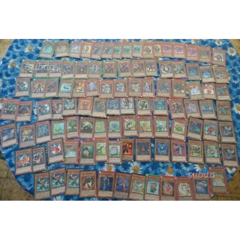 Più di 1300 carte di Yu-Gi-Oh