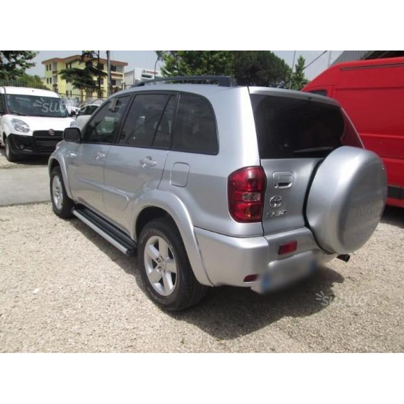 TOYOTA RAV4 2.0 d4d sol 5p