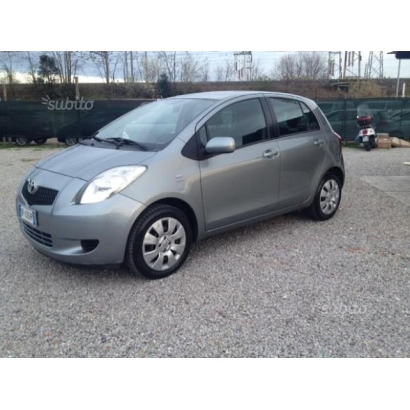 TOYOTA YARIS 1.0 SOL (80000km)(garanzia)