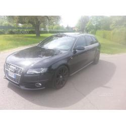 AUDI A4 quattro 2010