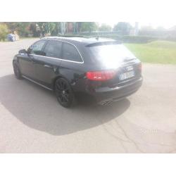 AUDI A4 quattro 2010