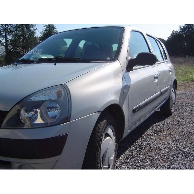 RENAULT Clio 2ª serie - 2004