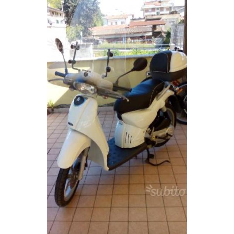 Scooter scarabeo100cc