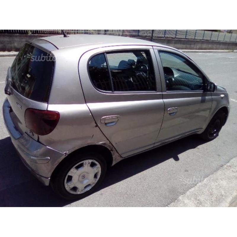 TOYOTA Yaris 1.4 diesel full optional