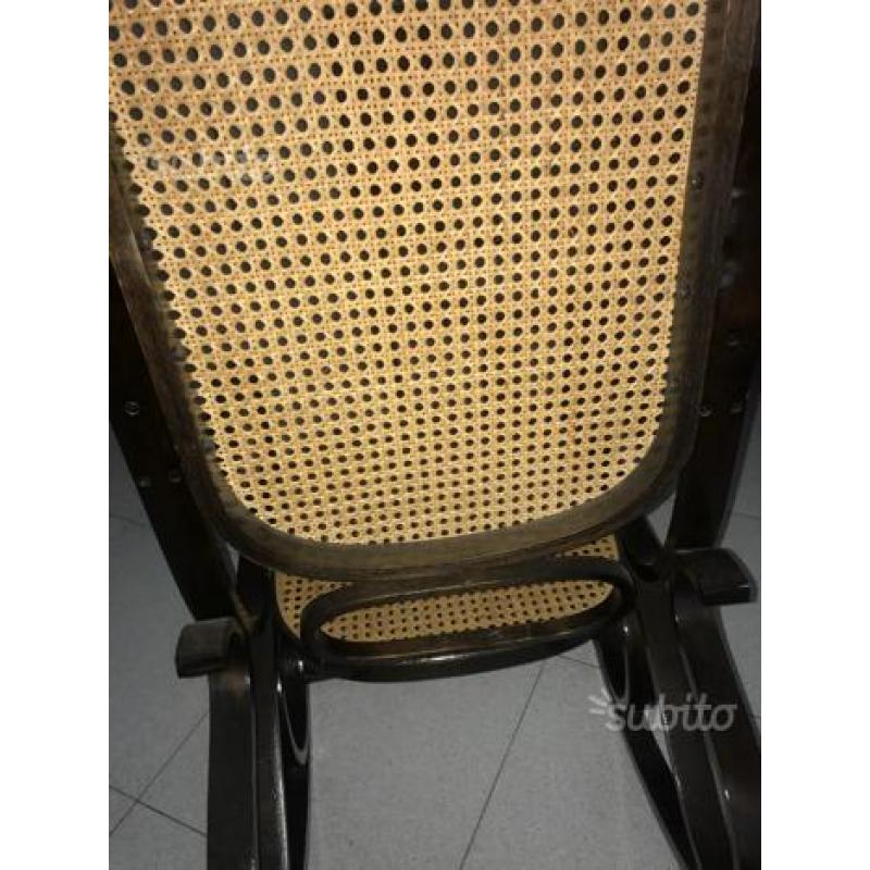 Sedia a dondolo thonet