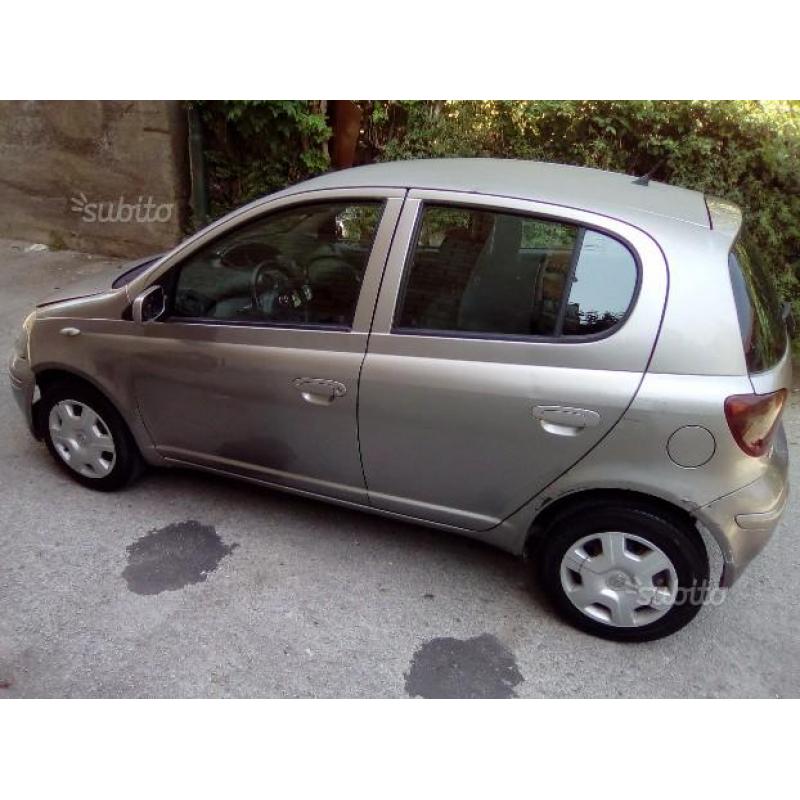 TOYOTA Yaris 1.4 diesel full optional