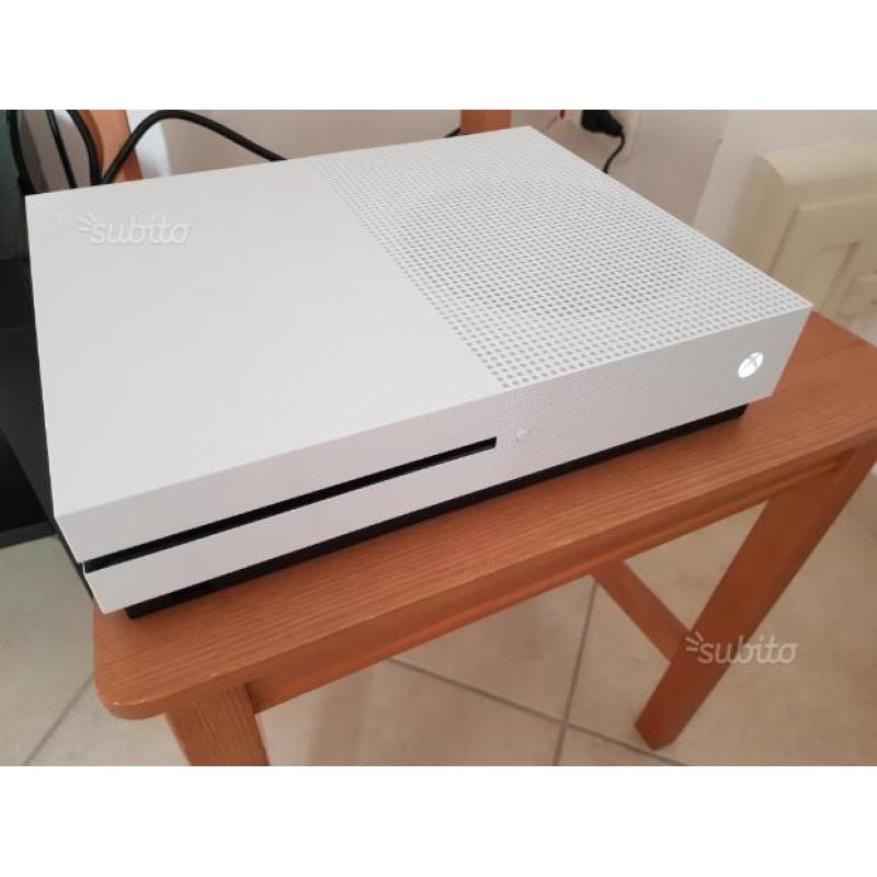 XBOX ONE S 500gb nuovissima ancora in garanzia