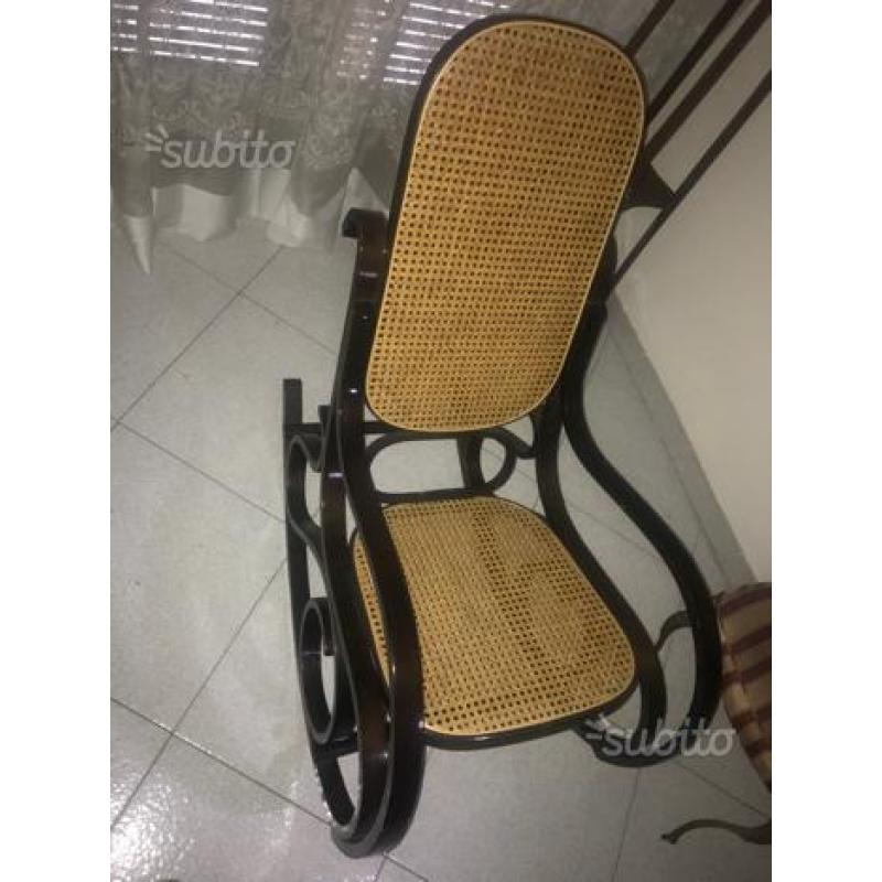 Sedia a dondolo thonet