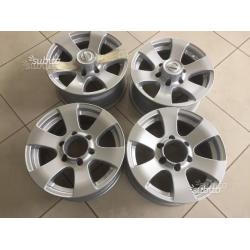 4 Cerchi in Lega NUOVI NISSAN NAVARA R16