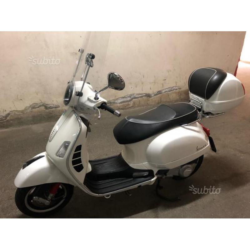 Vespa gts300