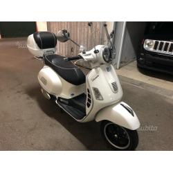 Vespa gts300