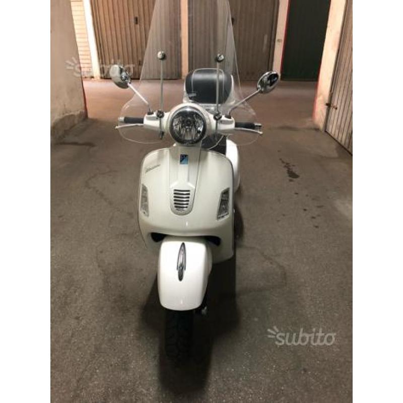 Vespa gts300