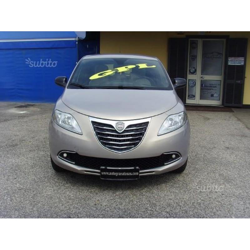 Lancia Ypsilon 1.2 69cv ECOCHIC GPL PLATINUM 5P