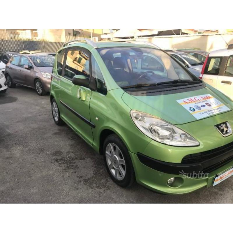 PEUGEOT 1007 14 HDI auto pari al nuovo - 2007