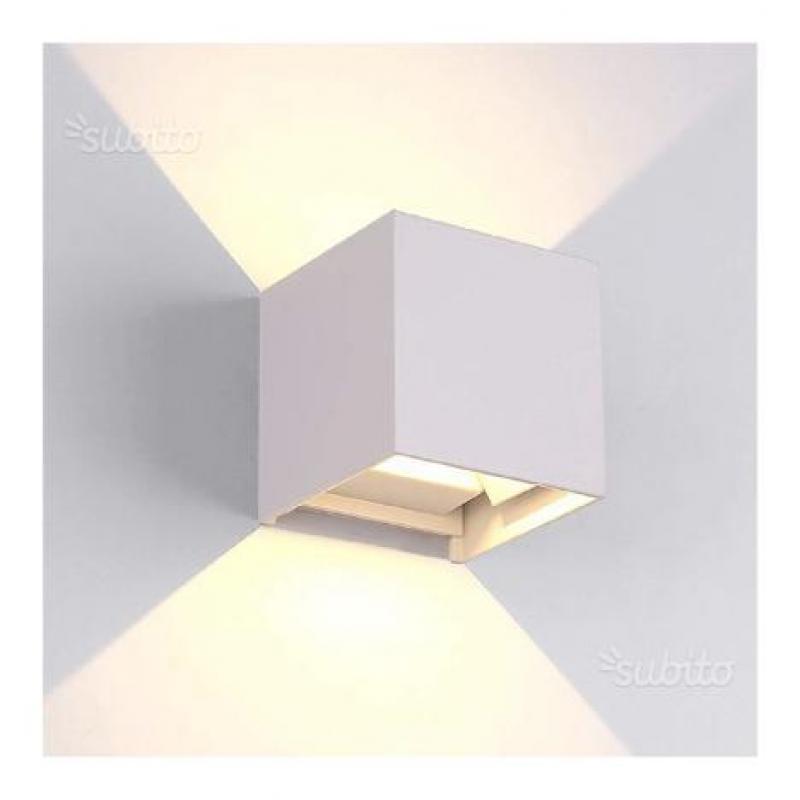 Lampada applique LED cubo angolo luce regolabile